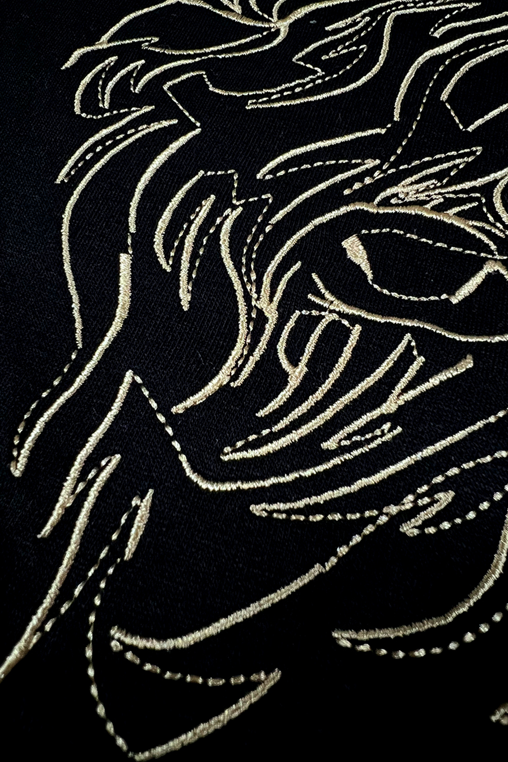 Black Vintage Bull Head Embroidered Pattern T Shirt